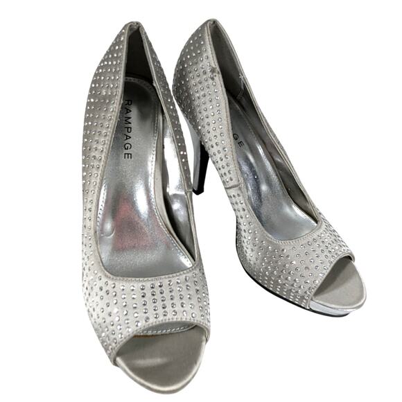 NWOT-1 SHOW! RAMPAGE! "GIMME" SILVER SATIN & MICROSTUDS, PEEP TOE HEELS! SZ 8.5M - Picture 1 of 10